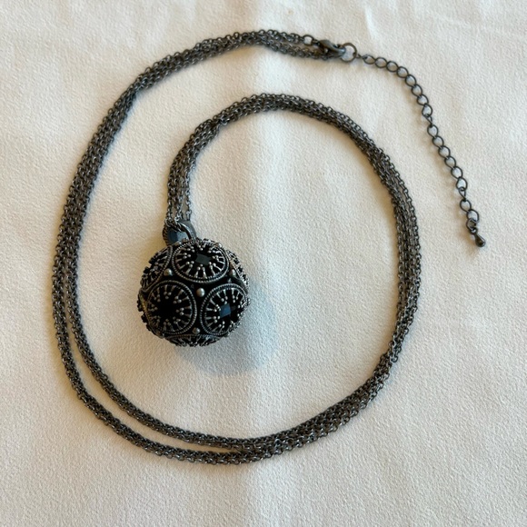 Round Pendant Necklace of Oxidized Silver and Black Onyx - Picture 8 of 16